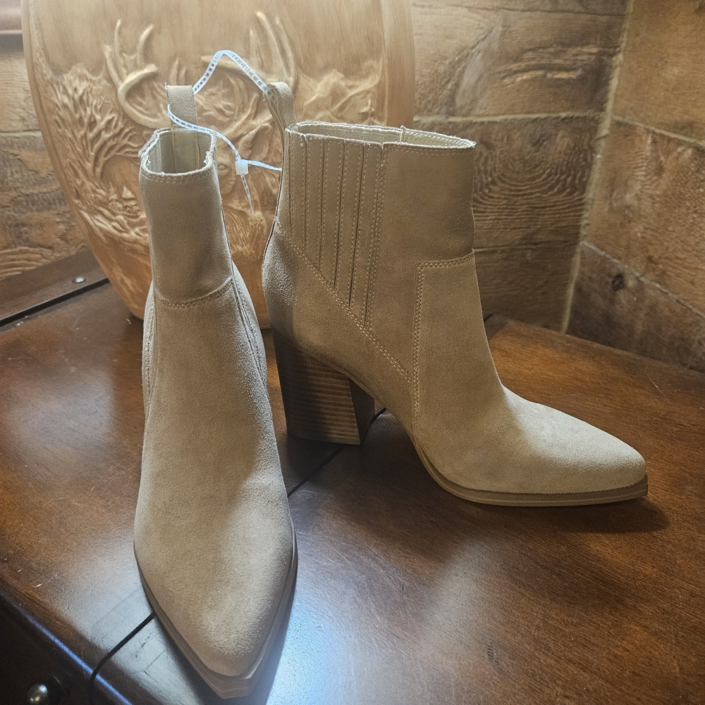 Marc Fisher Tan Ankle Booties - Picture 7 of 11